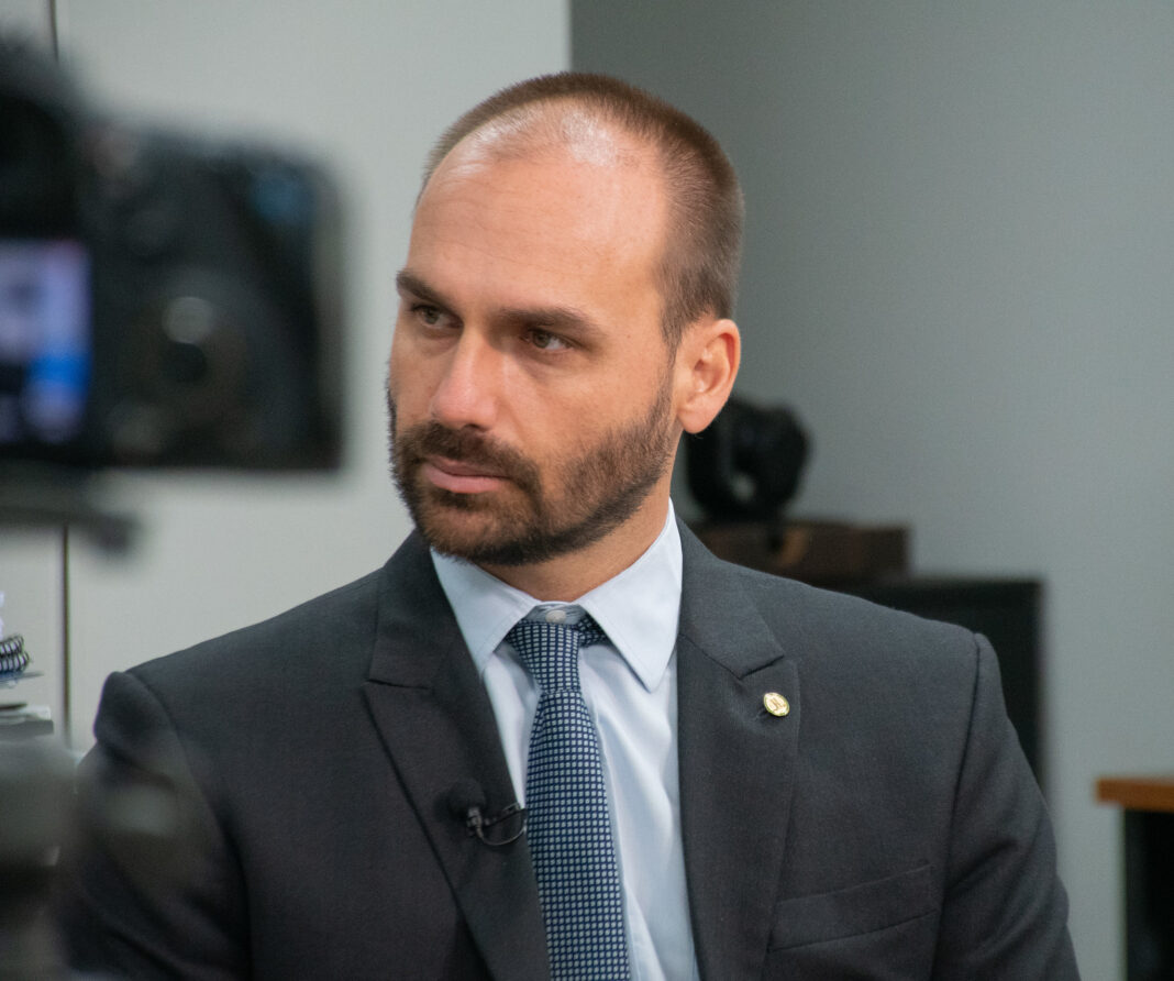 Eduardo Bolsonaro tem título de cidadão rejeitado em Piracicaba