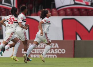 São Paulo vence o Corinthians e abre vantagem na decisão São Paulo vence o Corinthians e abre vantagem na decisão