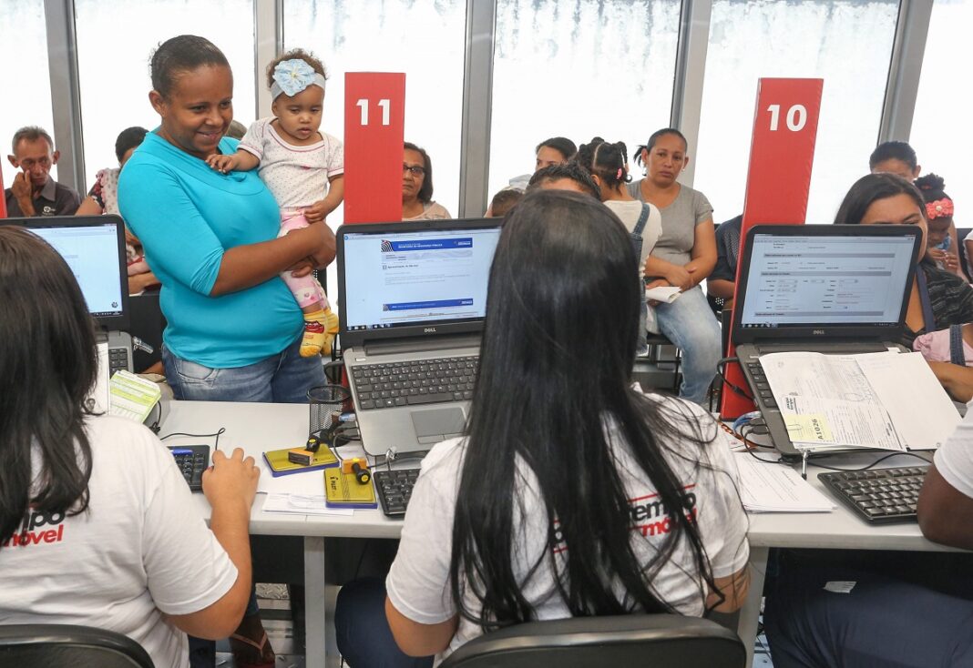 Crianças podem tirar CPF no Poupatempo junto com o RG