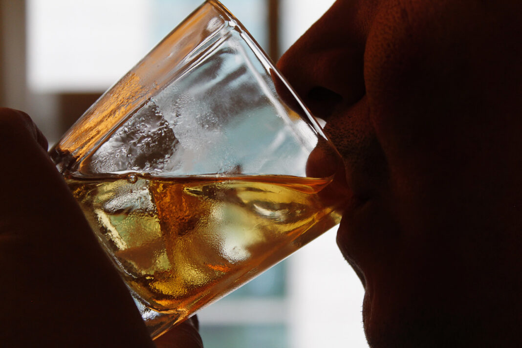 Médicos alertam sobre danos à saúde causados pelo álcool