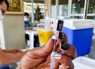 Escola Victorino Machado recebe posto itinerante de vacinação Escola Victorino Machado recebe posto itinerante de vacinação