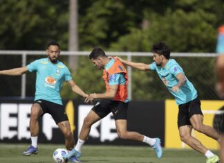 Brasil enfrenta o Paraguai pelas Eliminatórias da Copa do Mundo Brasil enfrenta o Paraguai pelas Eliminatórias da Copa do Mundo