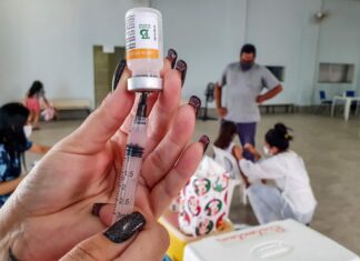 Vacinação contra a Covid-19 para nesta 6ª e volta na 4ª às 13h Vacinação contra a Covid-19 para nesta 6ª e volta na 4ª às 13h