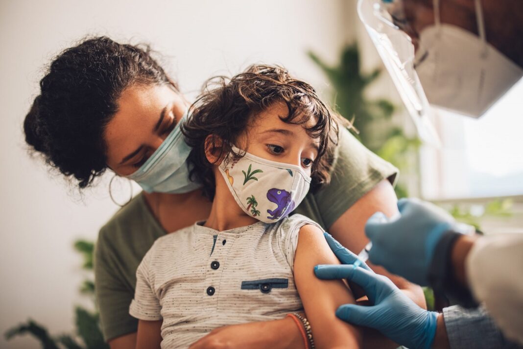 Maiores de cinco anos podem tomar vacina contra a Covid-19