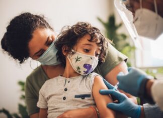 Maiores de cinco anos podem tomar vacina contra a Covid-19 Maiores de cinco anos podem tomar vacina contra a Covid-19