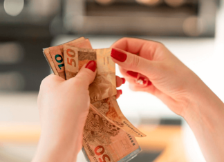 Reajuste de 8,5%: balão de ensaio do governo Gustavo? Reajuste de 8,5%: balão de ensaio do governo Gustavo?