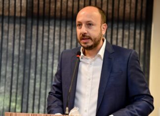 “Farra dos Boquinhas” põe Gustavo sob a mira do MP “Farra dos Boquinhas” põe Gustavo sob a mira do MP