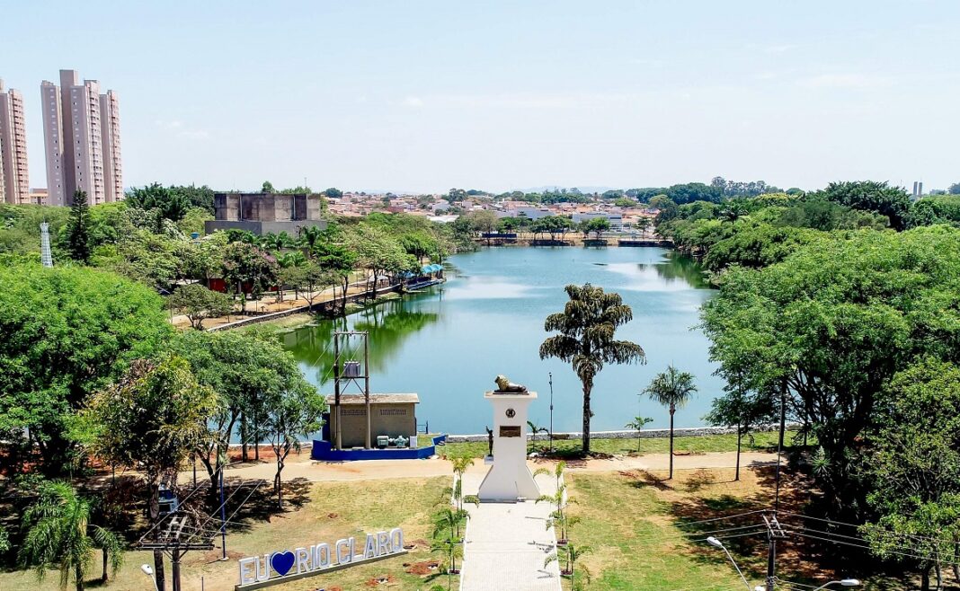 Cinema ao vivo no Lago Azul nesta sexta-feira em Rio Claro