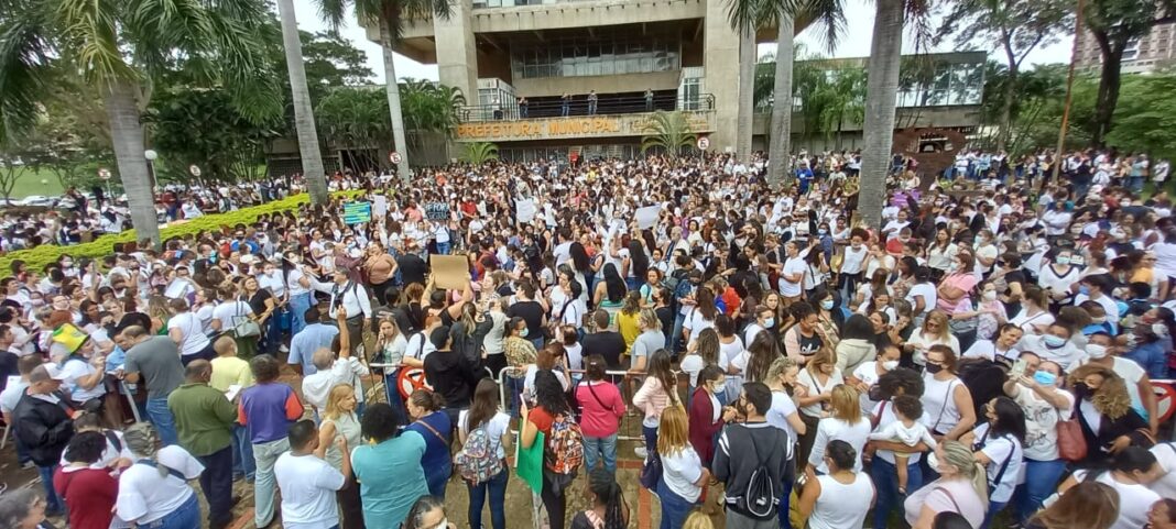 Servidores: greve em Piracicaba acentua frustração em Rio Claro