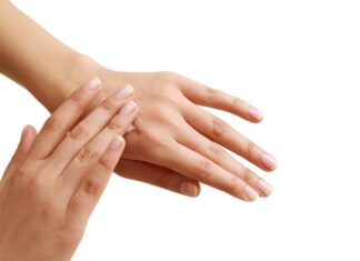 Oito remédios caseiros para eliminar a pele seca das mãos; confira as dicas Use esses remédios caseiros para acabar com a pele seca das mãos.