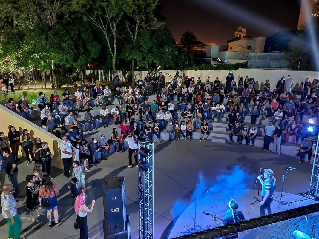 Uma Noite no Museu tem shows do grupo Classical Queen e do Dj Kamaraum