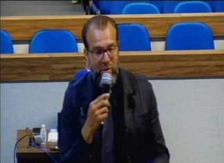 Bonsais & Boçais – Desiludido com governo, vereador quer encontrar luz no fim de túnel Bonsais & Boçais – Desiludido com governo, vereador quer encontrar luz no fim de túnel