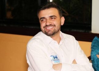 Exoneração de “Bonezinho” expõe uso de cargos para abrigar aliados Exoneração de “Bonezinho” expõe uso de cargos para abrigar aliados