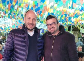 Gustavo e Tu Reginato deram Bonezinho em Aldo Demarchi Gustavo e Tu Reginato deram Bonezinho em Aldo Demarchi