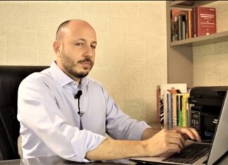 Gustavo usa cargos para ter tropa de choque na internet Gustavo usa cargos para ter tropa de choque na internet