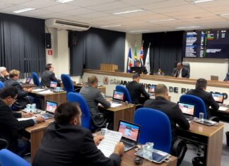 Farra: vereadores agora têm 13º e super férias de 78 dias Farra: vereadores agora têm 13º e super férias de 78 dias