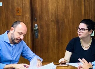 Carol e Gustavo enredados pela natureza do escorpião Carol e Gustavo enredados pela natureza do escorpião