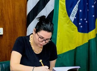 MP recomenda exoneração de diretora ligada a Carol Gomes MP recomenda exoneração de diretora ligada a Carol Gomes