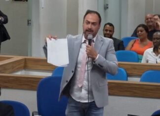 Rafael denuncia favorecimento em concurso da prefeitura de Rio Claro Rafael denuncia favorecimento em concurso da prefeitura de Rio Claro