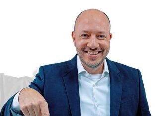 Reeleição de Gustavo grita: É A MÁQUINA, ESTÚPIDO!! Reeleição de Gustavo grita: É A MÁQUINA, ESTÚPIDO!!