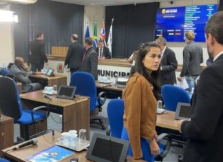 Crise na Educação aproxima direita e PSOL em Rio Claro Crise na Educação aproxima direita e PSOL em Rio Claro